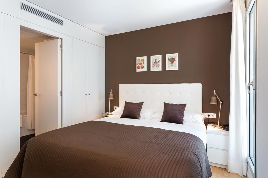 Urban District Apartments - Rambla Suites & Pool Barcellona Esterno foto