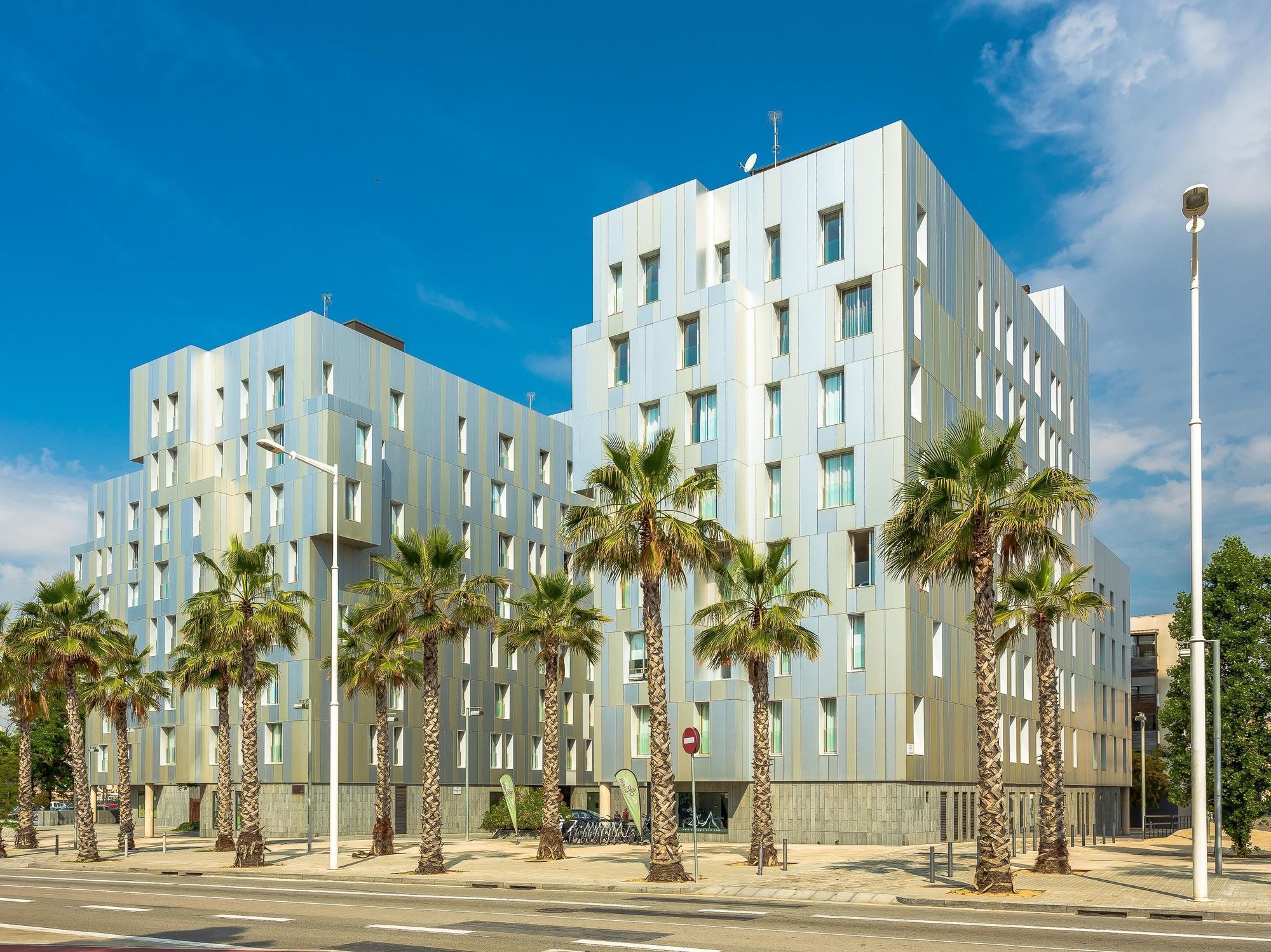 Urban District Apartments - Rambla Suites & Pool Barcellona Esterno foto