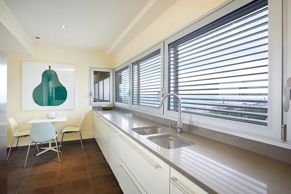 Urban District Apartments - Rambla Suites & Pool Barcellona Esterno foto