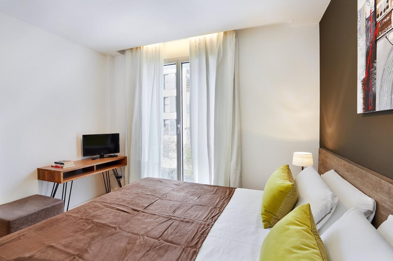 Urban District Apartments - Rambla Suites & Pool Barcellona Esterno foto