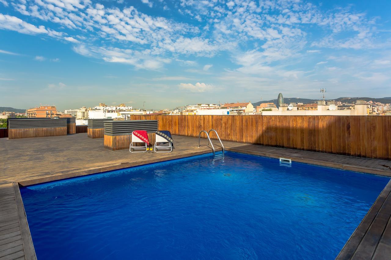 Urban District Apartments - Rambla Suites & Pool Barcellona Esterno foto