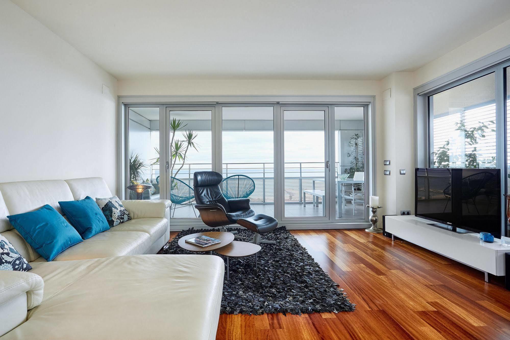 Urban District Apartments - Rambla Suites & Pool Barcellona Esterno foto